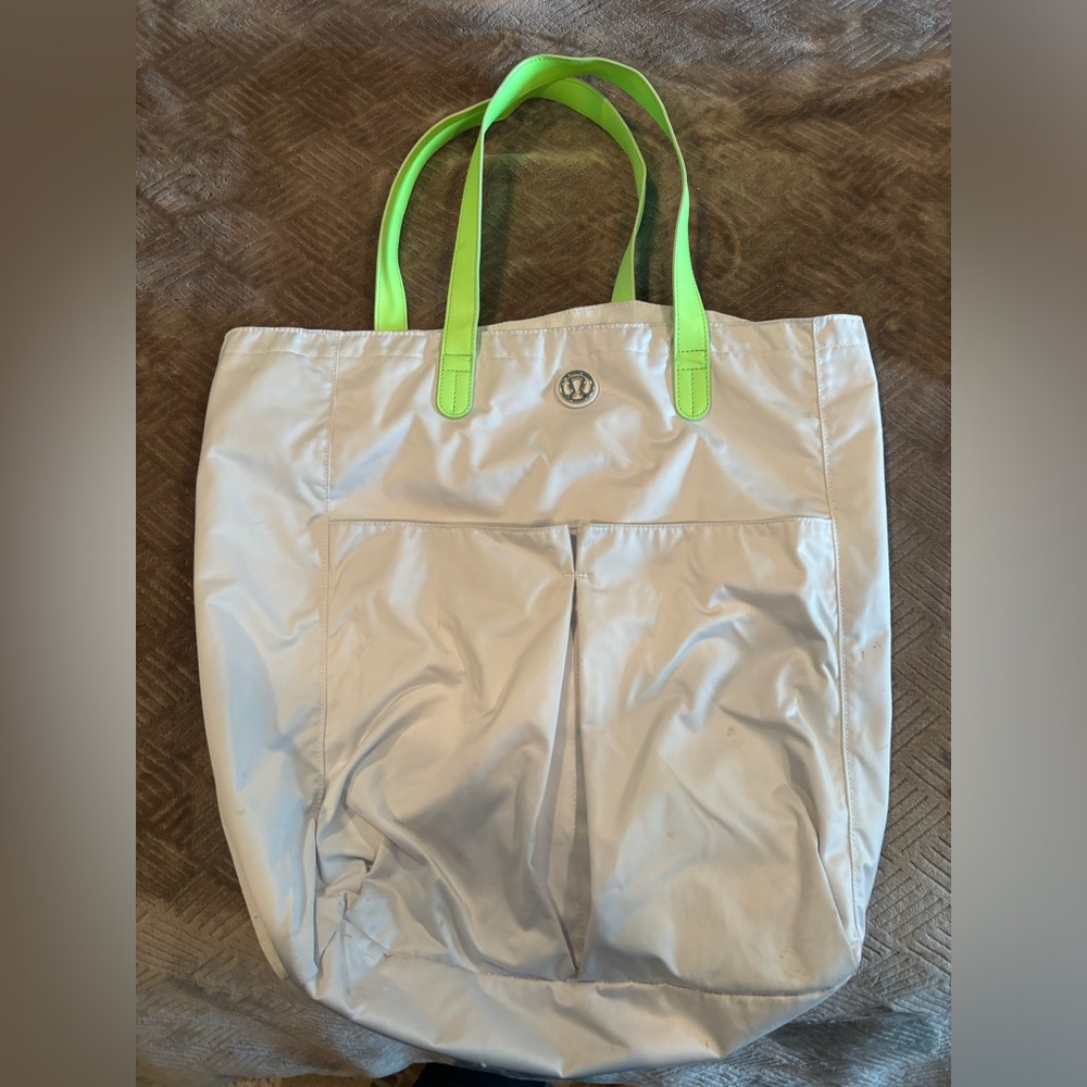 Lulu lemon athletic bag